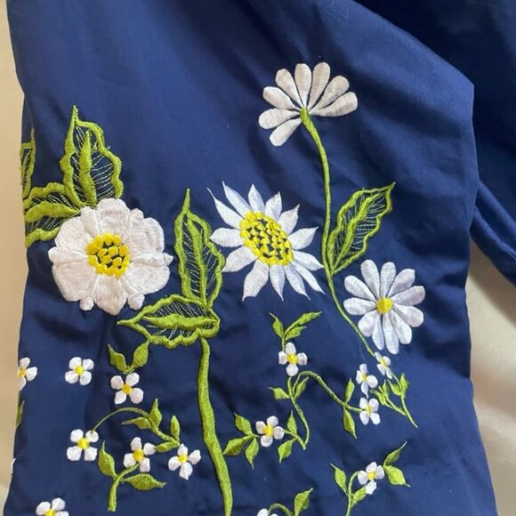 EUC Vintage Cuchi Blue Embroidered Button Down Blouse size 2X - Picture 4 of 7